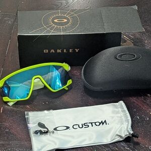 Oakley BXTR Sunglasses With Case And Bag